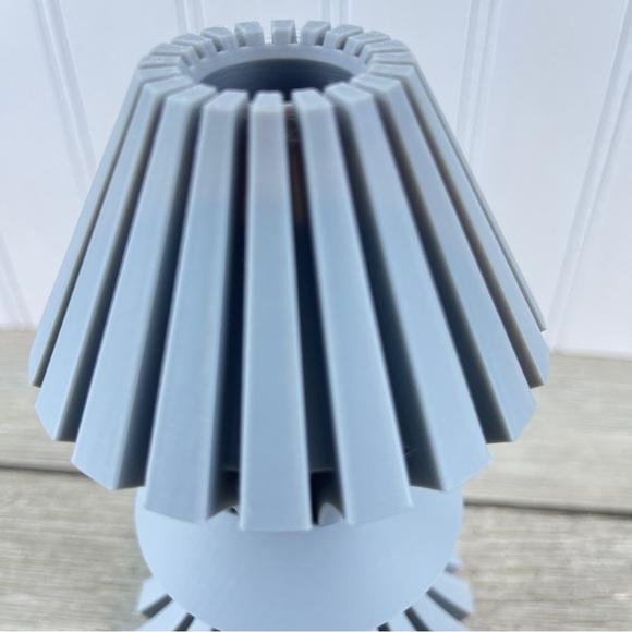 The Korin Vase, Flower Vase, Dried Flowers, Modern Design, 7” - Picture 4 of 6